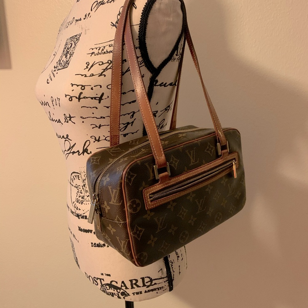 SOLD. Authentic vintage Louise Vuitton shoulder bag